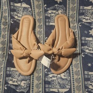 Size 10 flip flops (A New Day)